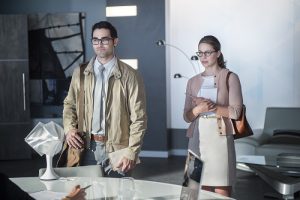 Supergirl -- "The Adventures Of Supergirl" -- Image SPG201a_0172 -- Pictured (L_R) Tyler Hoechlin as Clark and Melissa Benoist Kara -- Photo: Diyah Pera/The CW -- ÃÂ© 2016 The CW Network, LLC. All Rights Reserved