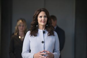 Supergirl -- "Welcome to Earth" -- Image SPG203c_0074 -- Pictured: Lynda Carter as President Olivia Marsdin -- Photo: Diyah Pera/The CW -- ÃÂ© 2016 The CW Network, LLC. All Rights Reserved