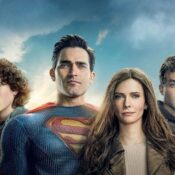 Actores de «Superman & Lois» colaboran con REACH Gift of Speech 2022