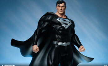 Superman con traje negro de Tweeterhead