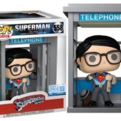 Primer vistazo al Funko de Superman en cabina telefónica