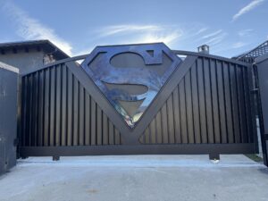 La puerta personalizada de Superman de Shaquille O’Neal