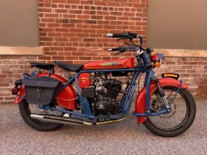 Janus Motorcycles presenta la motocicleta personalizada Halcyon 250 con temática de Superman