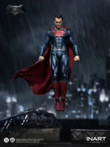 INART presenta la nueva figura de acción de Superman de «Batman v Superman»