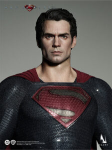 Figura de Superman de Henry Cavill en «El hombre de acero» de InArt