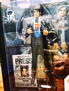 Imágenes filtradas ofrecen un primer vistazo a la figura de Clark Kent de la línea Elite Edition de McFarlane Toys